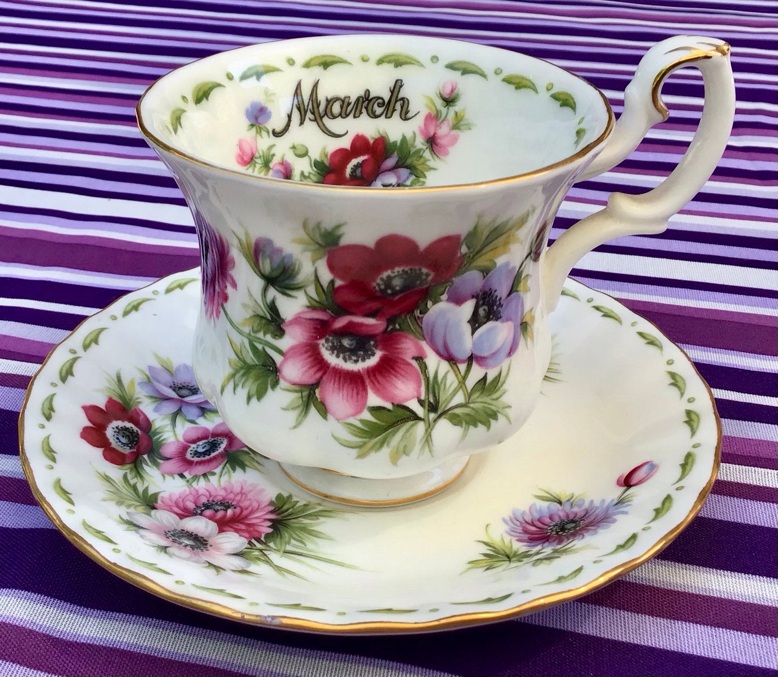 Royal Albert Flower of the Month Maart Kop-en-Schotel, Antiek en Kunst, Antiek | Servies los, Ophalen of Verzenden