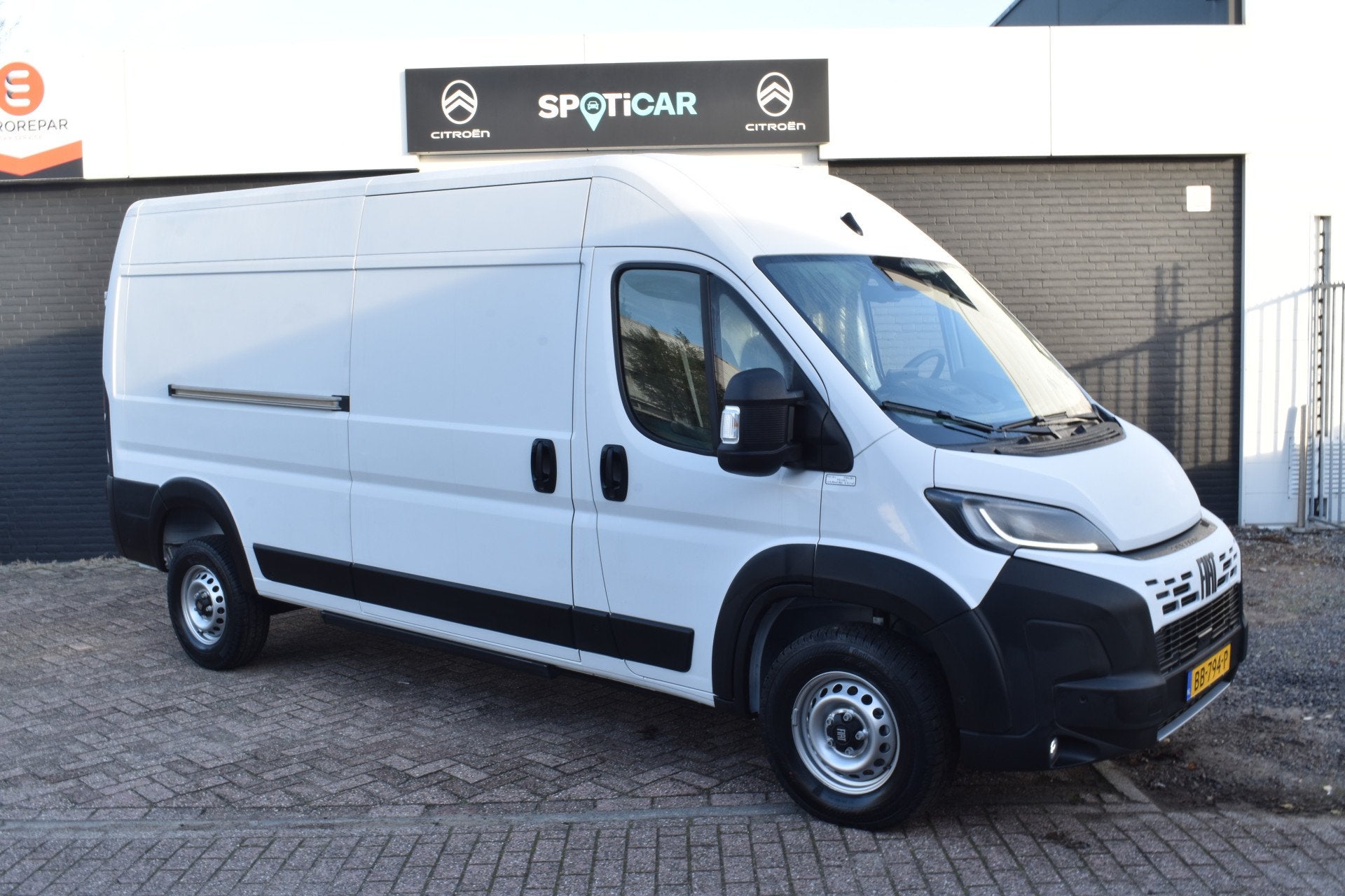 Fiat E-Ducato 4.25t L3H2 Heavy 110 kWh | navigatie | Tachogr, Auto's, Dealer onderhouden, Stof, Gebruikt, Zwart