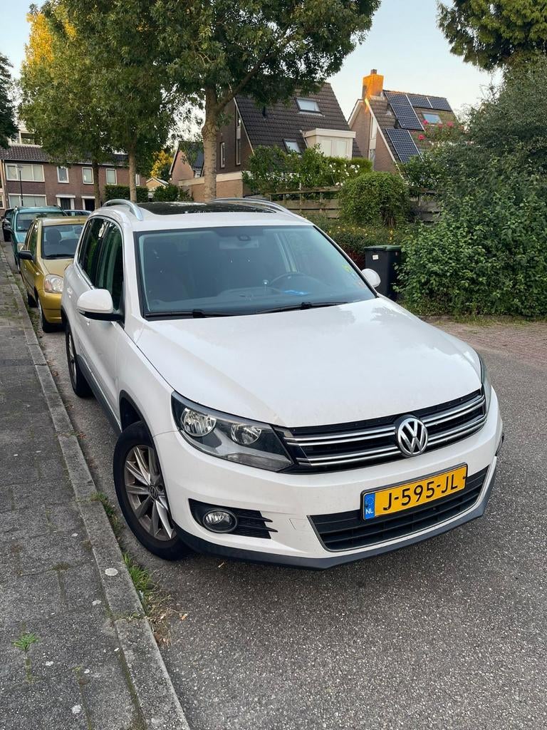 Volkswagen Tiguan 1.4 TSI 90KW BMT 2011 Wit, Auto's, Voorwielaandrijving, Euro 5, Zwart, 4 cilinders