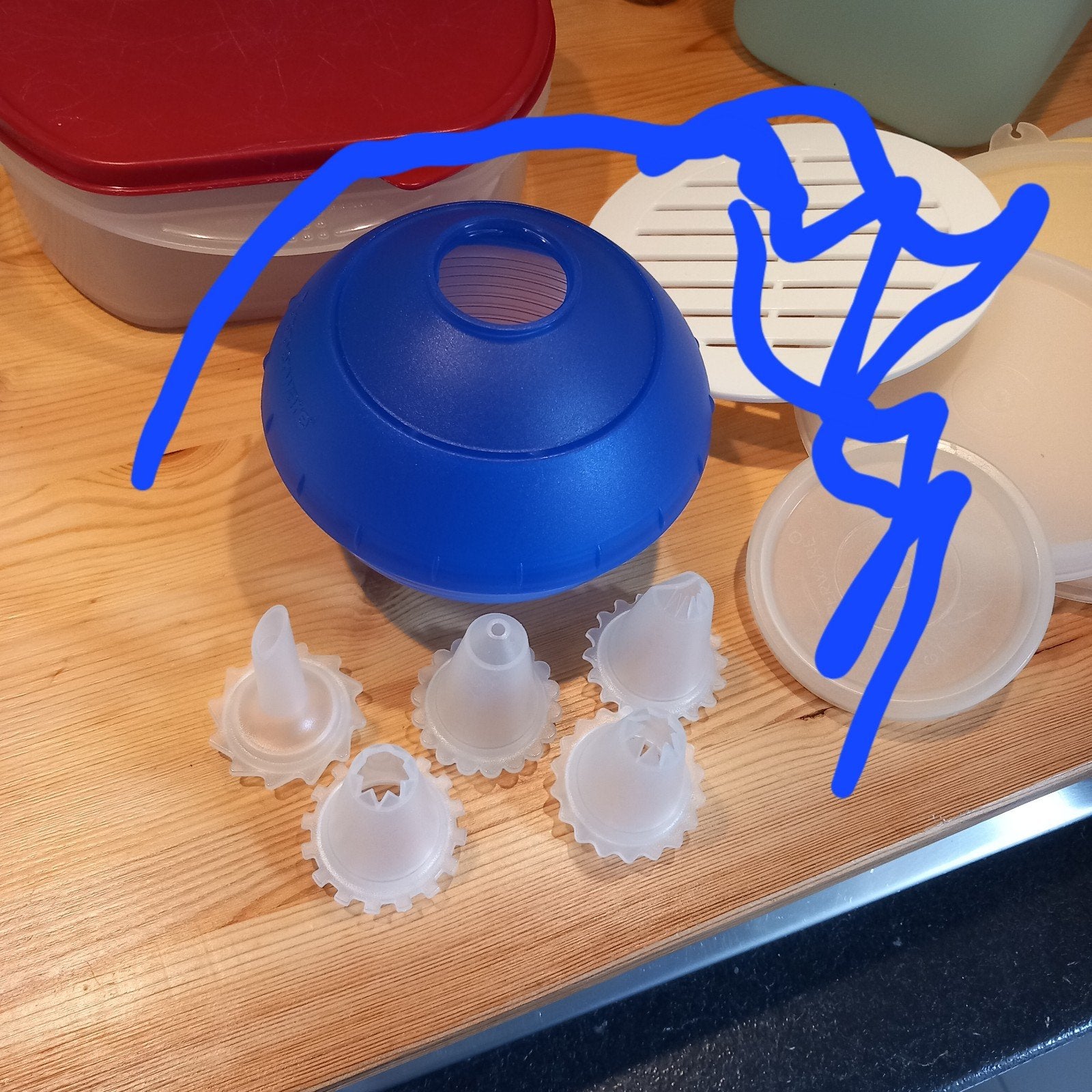 Tupperware garneer bol met diverse spuitmondjes, Huis en Inrichting, Keuken | Tupperware, Gebruikt, Overige typen, Blauw, Wit
