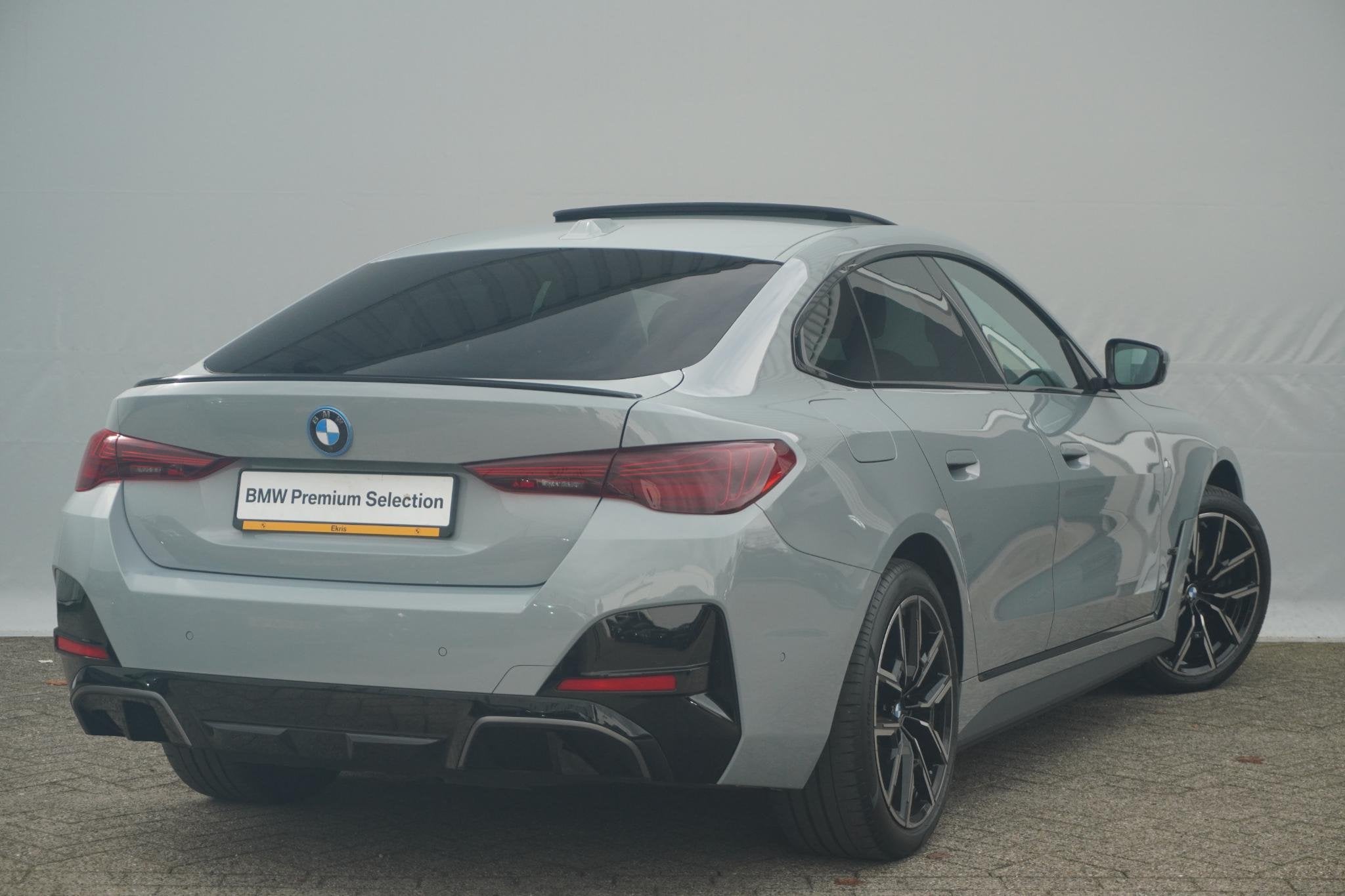 BMW i4 Gran Coupé eDrive40 | SoH 98% | M Sportpakket Pro |, Auto's, Achterwielaandrijving, Met garantie (alle), 340 pk, Blauw