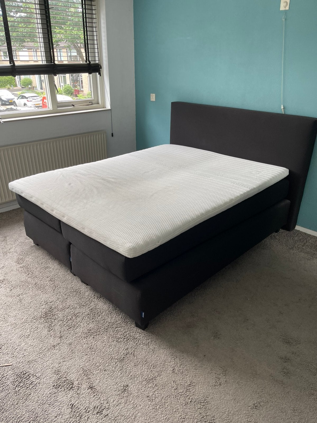 Karlsson boxspring bed met achterwand en topper 160 x 200cm, Ophalen, Gebruikt, Tweepersoons, 180 cm