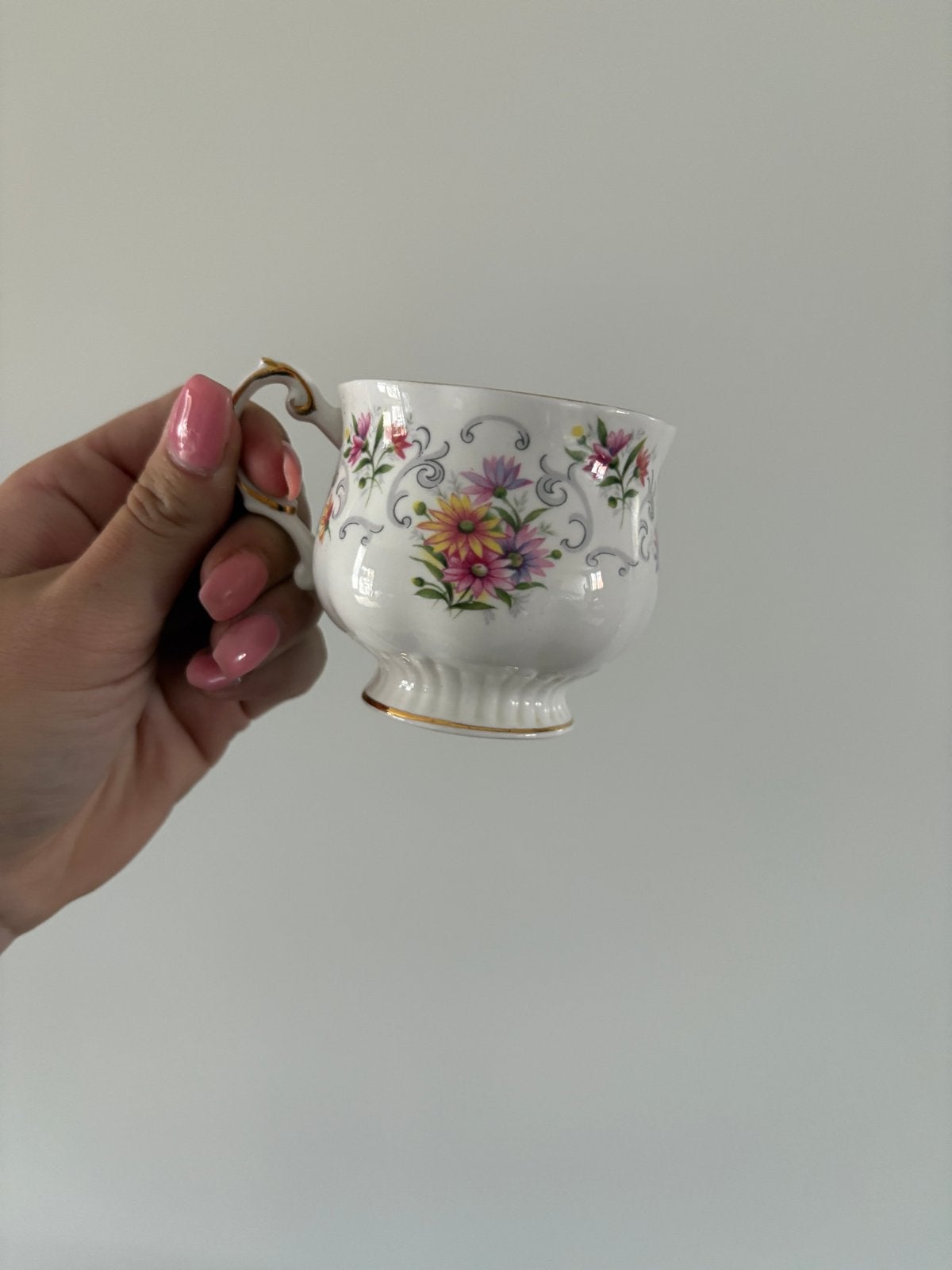 Vintage Queen's Fine Bone China Kopje met Bloemen, Ophalen