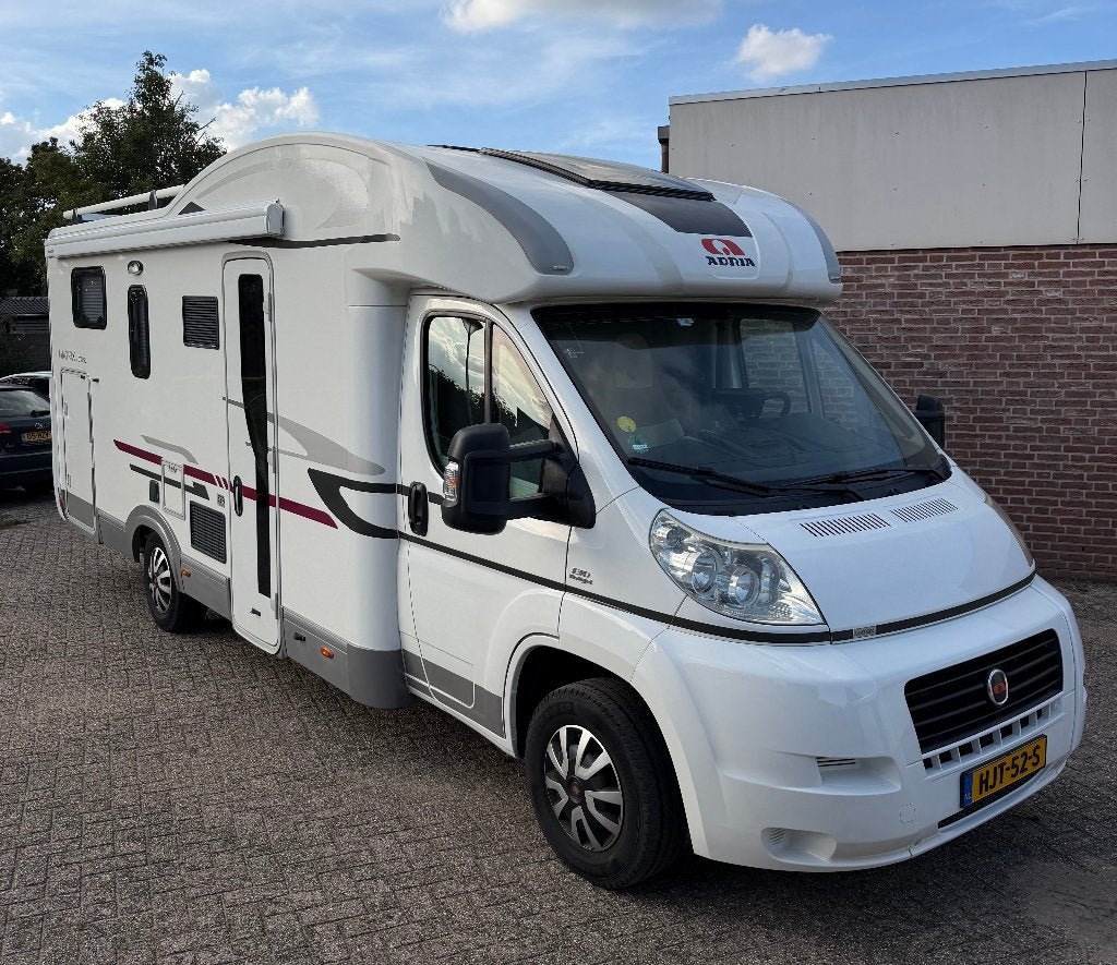 Adria Matrix M 670 SC Queensbed, Ringverwarming, Boiler, Fiat, 7 tot 8 meter
