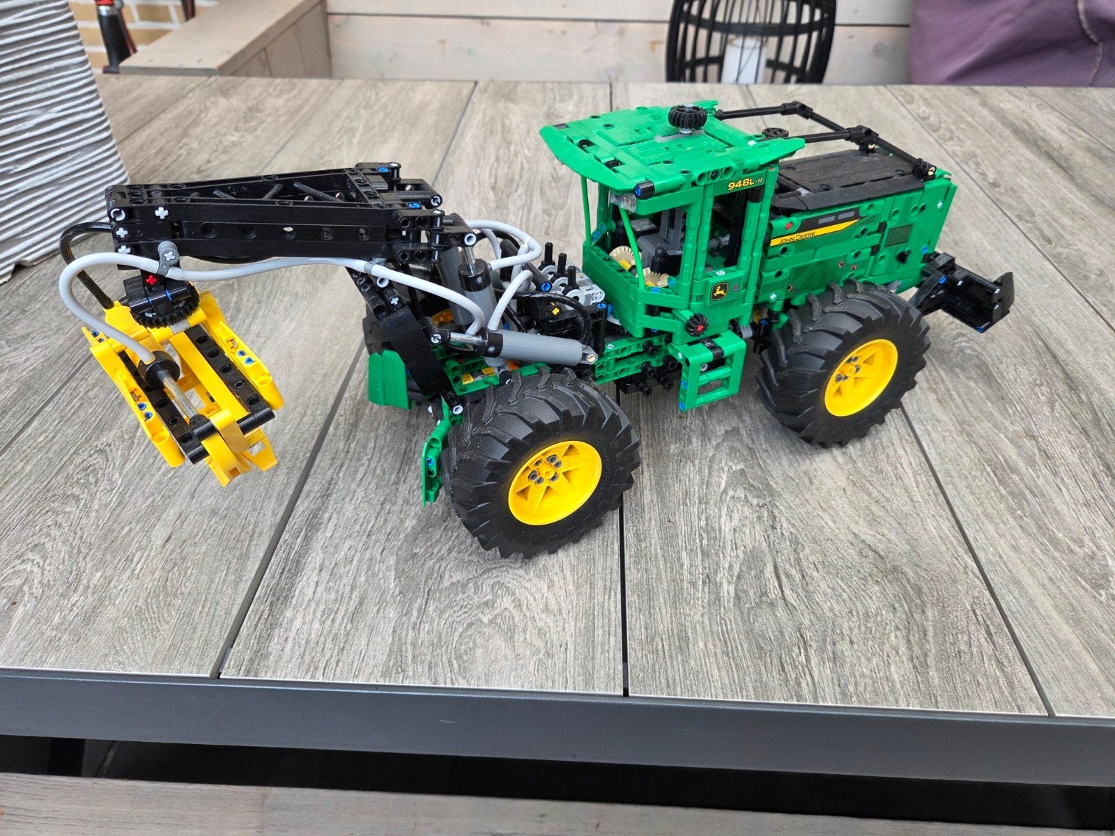 lego john deere skidder, Hobby en Vrije tijd, Modelauto's | 1:32, Ophalen of Verzenden, Zo goed als nieuw, Tractor of Landbouw