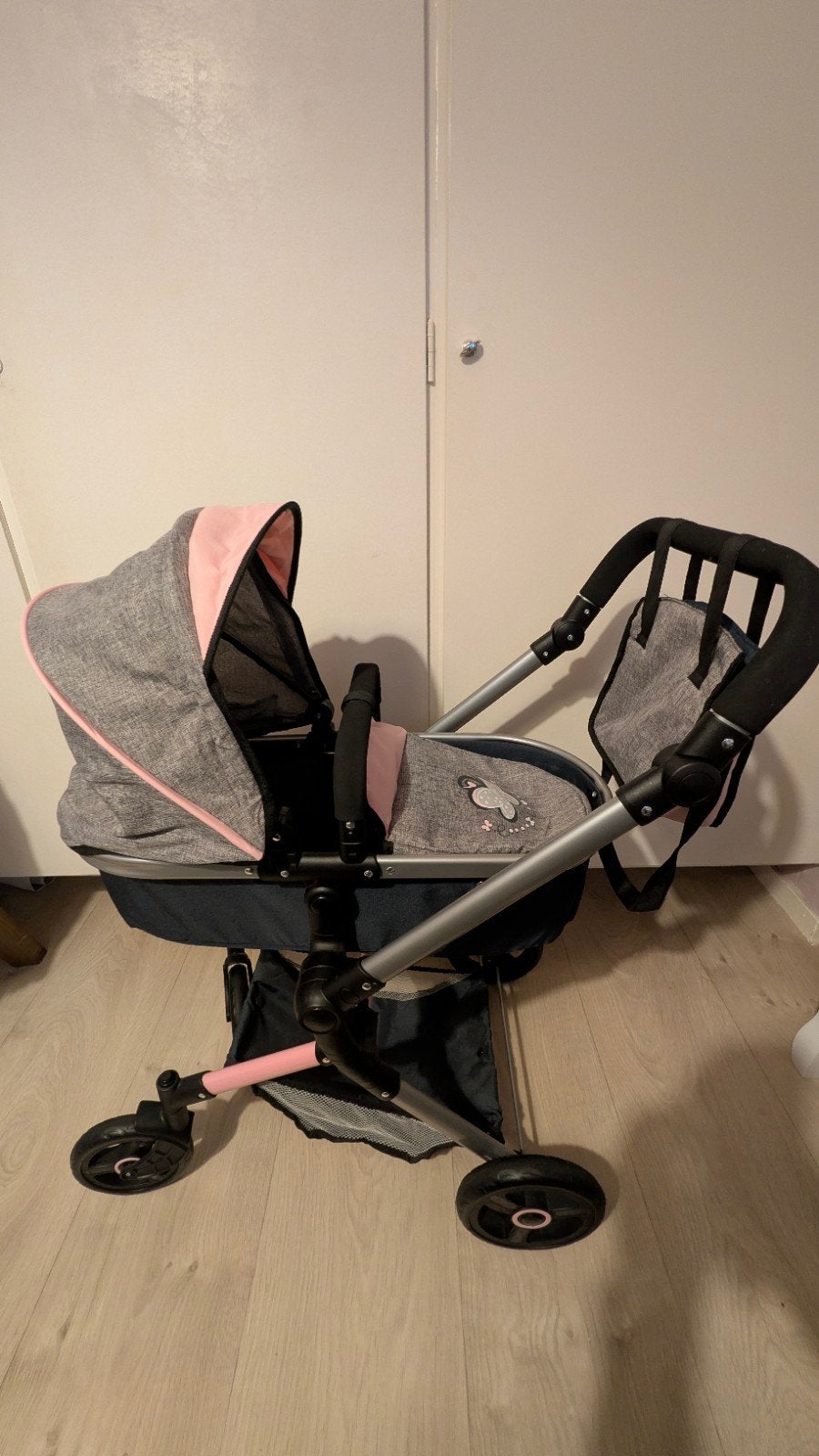 Bayer Design Poppenwagen Neo Vario - Grijs met vlinder, Ophalen, Zo goed als nieuw, Babypop