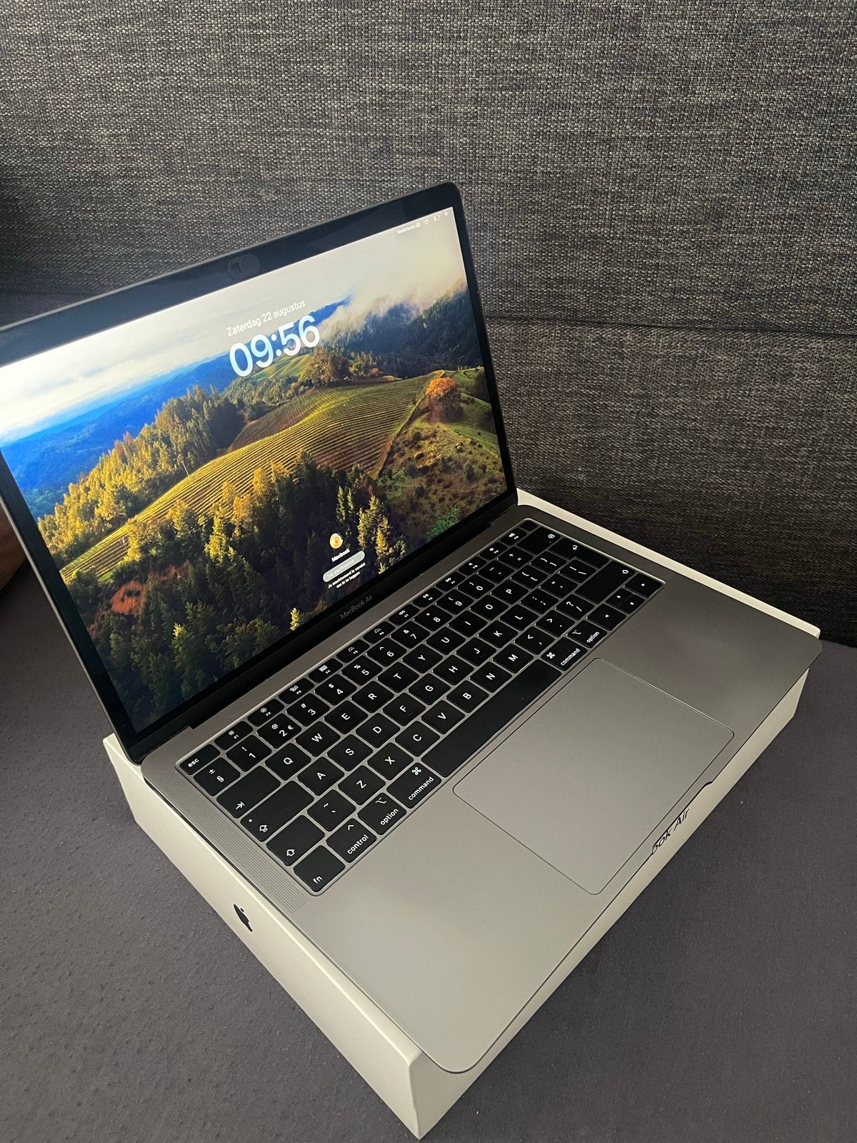 MacBook Air Retina 13-inch 2019 - Zo goed als nieuw, Computers en Software, Apple Macbooks, Qwerty, 8 GB, 13 inch, Minder dan 2 Ghz