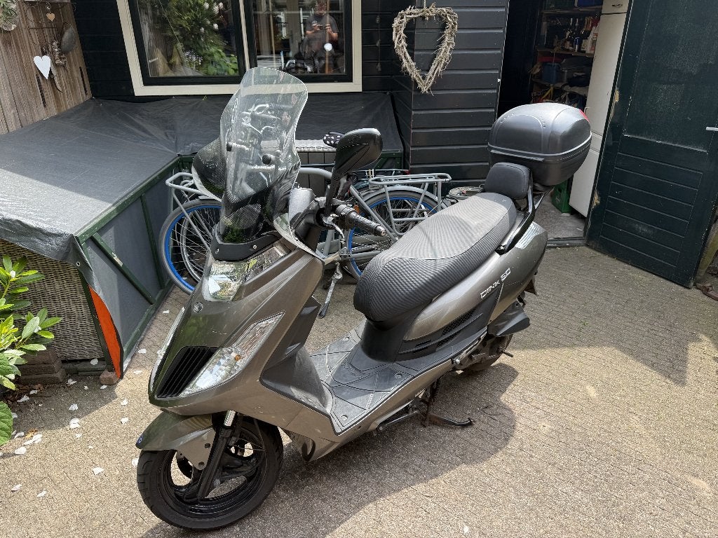 Kymco Dink 50 scooter – rijdt goed – inclusief topkoffer, Fietsen en Brommers, Scooters | Kymco, Ophalen, Gebruikt, Overige modellen