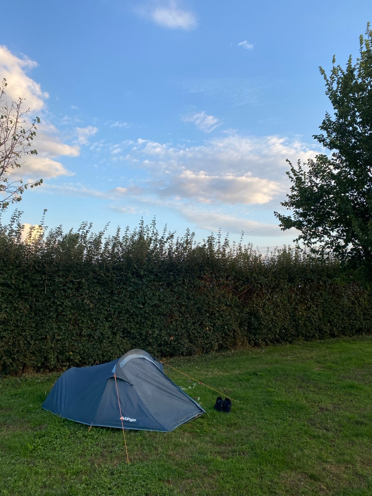 Mooie 1-persoons tent, zo goed als nieuw, waterdicht, Caravans en Kamperen, Ophalen of Verzenden, Zo goed als nieuw, Tot en met 2