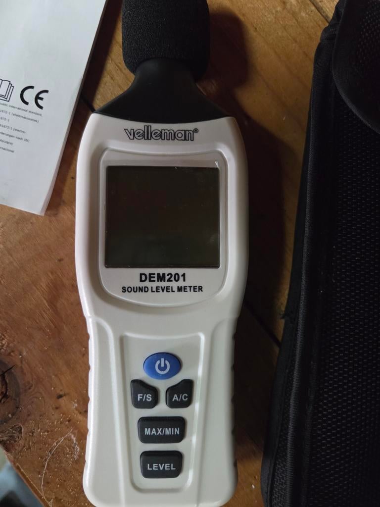Velleman DEM201 Geluidsniveaumeter met hoesje, Doe-het-zelf en Verbouw, Meetapparatuur, Ophalen of Verzenden, Zo goed als nieuw
