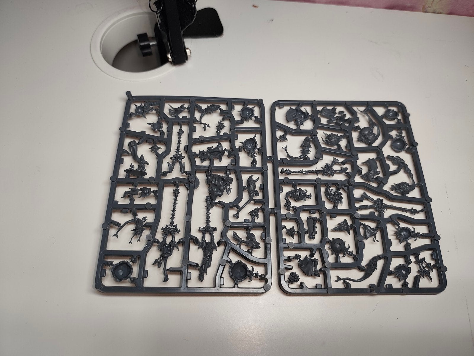 Warhammer Age of Sigmar Loonsmasha Fanatics (2), Ophalen of Verzenden, Zo goed als nieuw, Warhammer, Figuurtje(s)