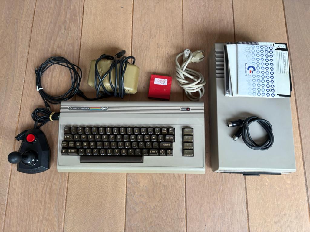Commodore 64 zeer complete set 1, Computers en Software, Vintage Computers, Ophalen of Verzenden