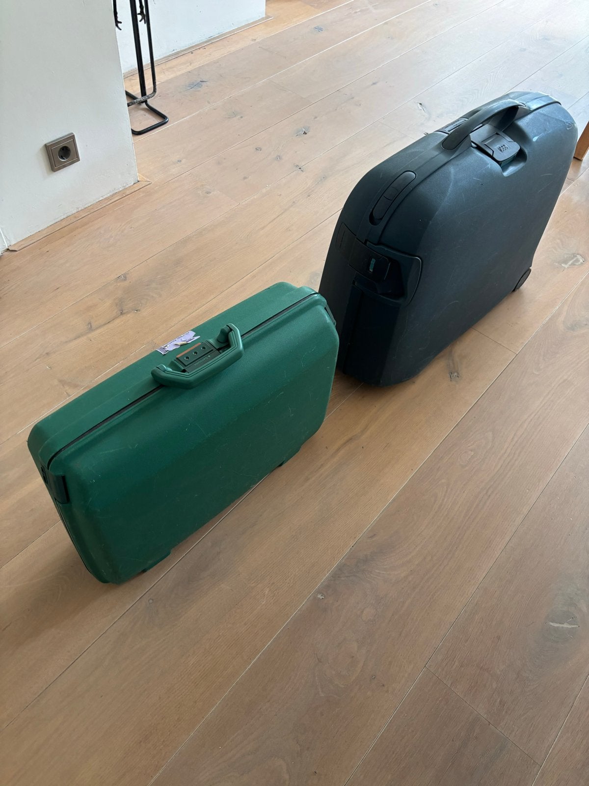Set van 2 Samsonite koffers (groot en klein) - Zeer goede st, Hard kunststof, 45 tot 55 cm, Slot, Ophalen of Verzenden