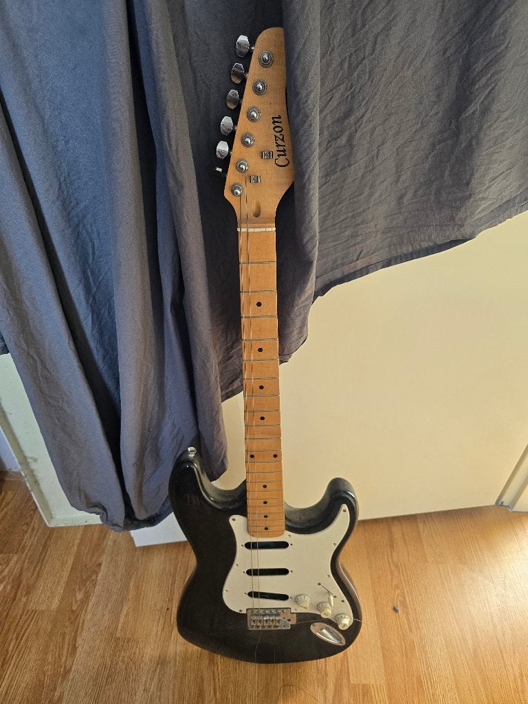 Elektrische gitaar Defect, Muziek en Instrumenten, Snaarinstrumenten | Gitaren | Elektrisch, Ophalen of Verzenden, Gebruikt, Solid body