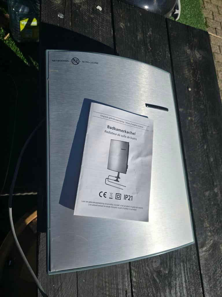 Badkamer kachel elektrisch, Doe-het-zelf en Verbouw, Verwarming en Radiatoren, Ophalen of Verzenden