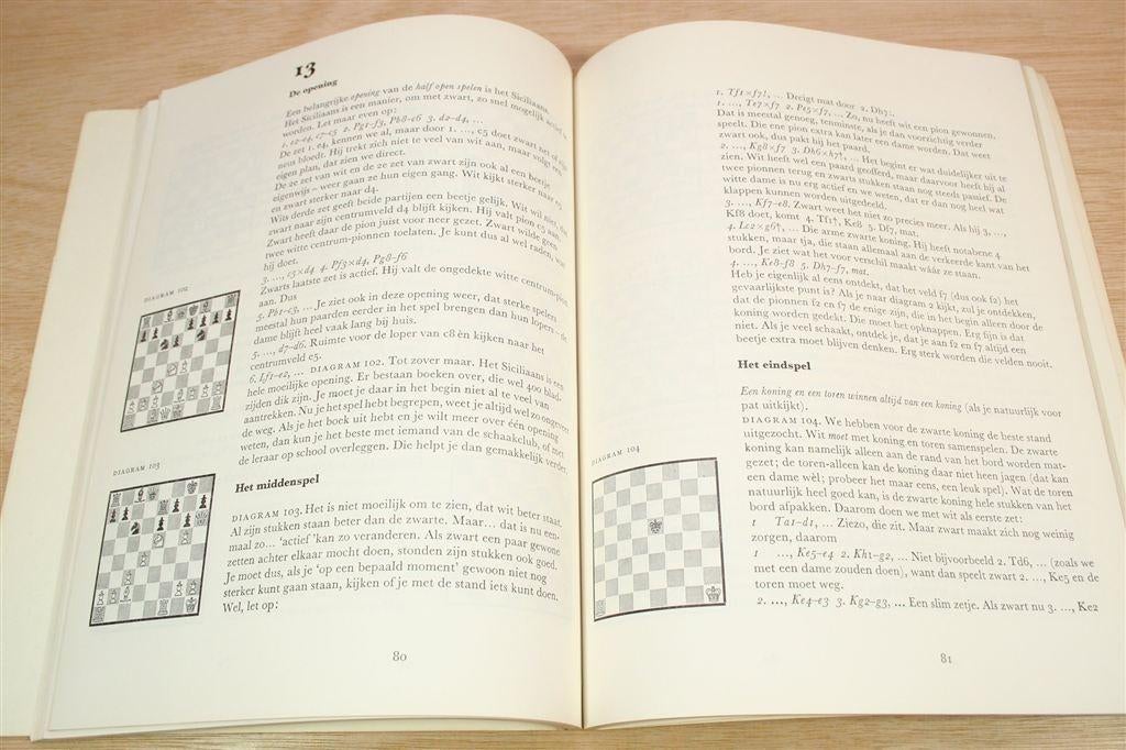 Jeugdschaak — 3 Delen In 1 Leerboek KNSB [Berry Withuis], Ophalen of Verzenden, Gelezen, Overige onderwerpen