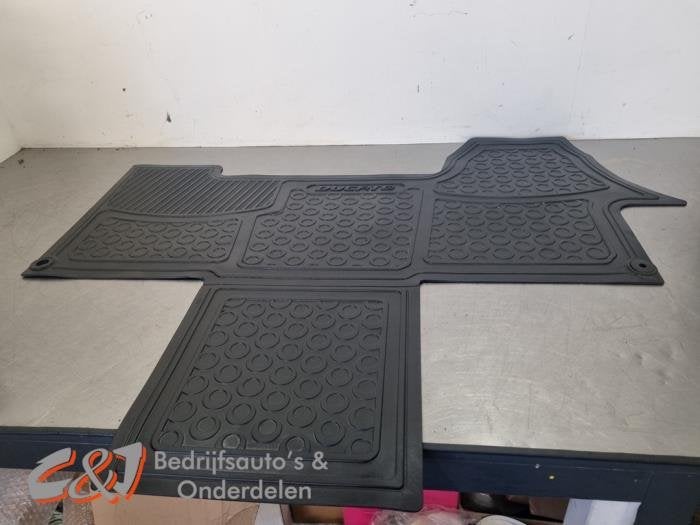 Vloerbedekking van een Fiat Ducato, Auto-onderdelen, Interieur en Bekleding, Gebruikt, -, -, Ophalen of Verzenden