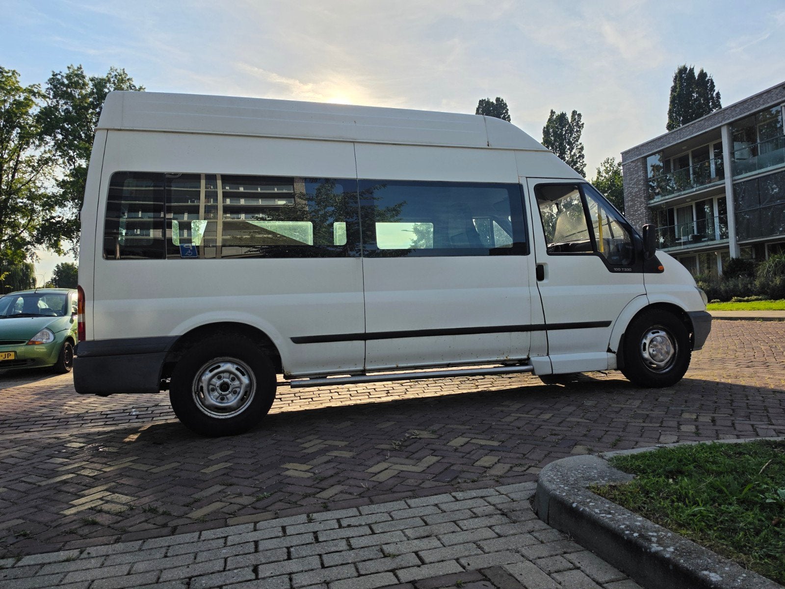 Foto 2 van Ford Transit CAMPER 2.0 Tddi 330L 74KW 2005 extra Lang/Hoog.