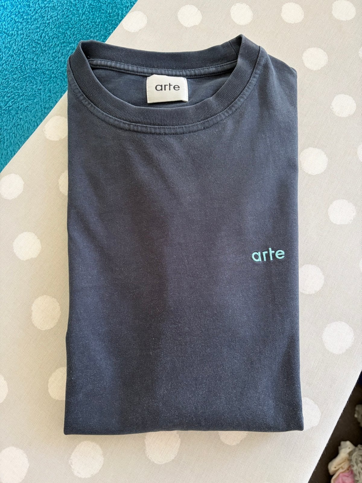 Stijlvol Arte T-shirt met unieke hartjesprint, Ophalen of Verzenden, Zo goed als nieuw, Overige maten, Zwart
