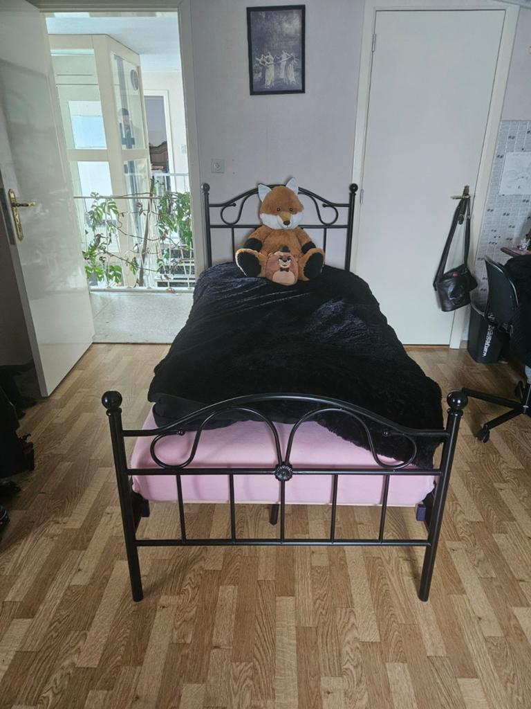 Zwart 1 pers bed, Huis en Inrichting, Slaapkamer | Bedden, 90 cm, Eenpersoons, Zwart, Ophalen of Verzenden