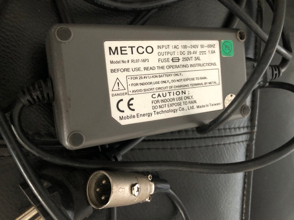 Fietsaccu oplader, Ophalen of Verzenden, Zo goed als nieuw