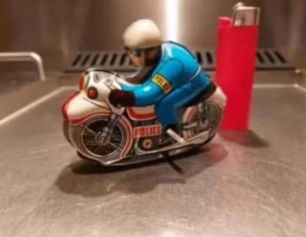 Oude blikken motor politie met opwind mechanisme, Antiek en Kunst, Antiek | Speelgoed, Ophalen of Verzenden