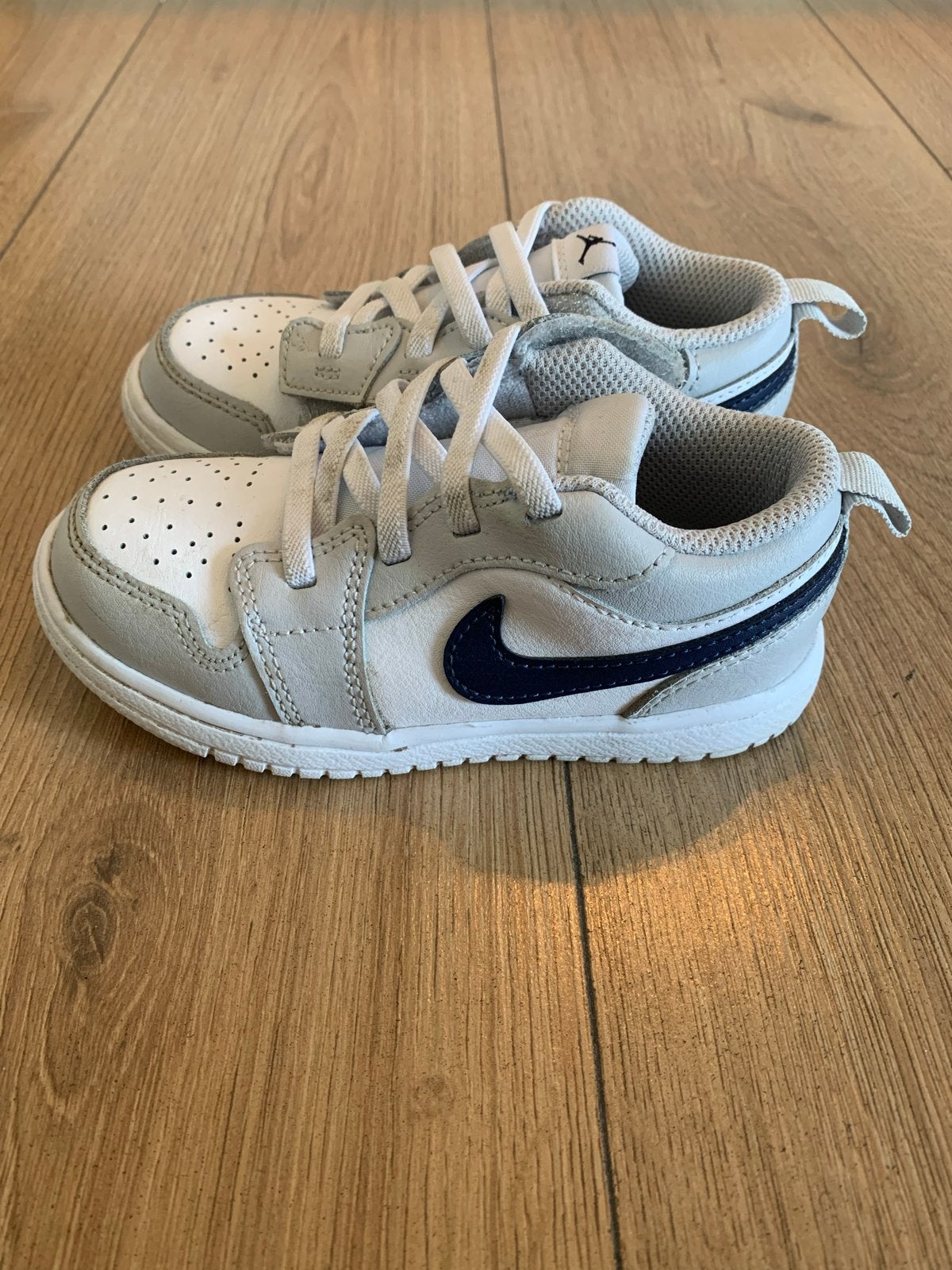Jordan 1 Low sneakers voor baby's - Maat 26, Ophalen of Verzenden, Gebruikt, Jongen of Meisje, Schoenen