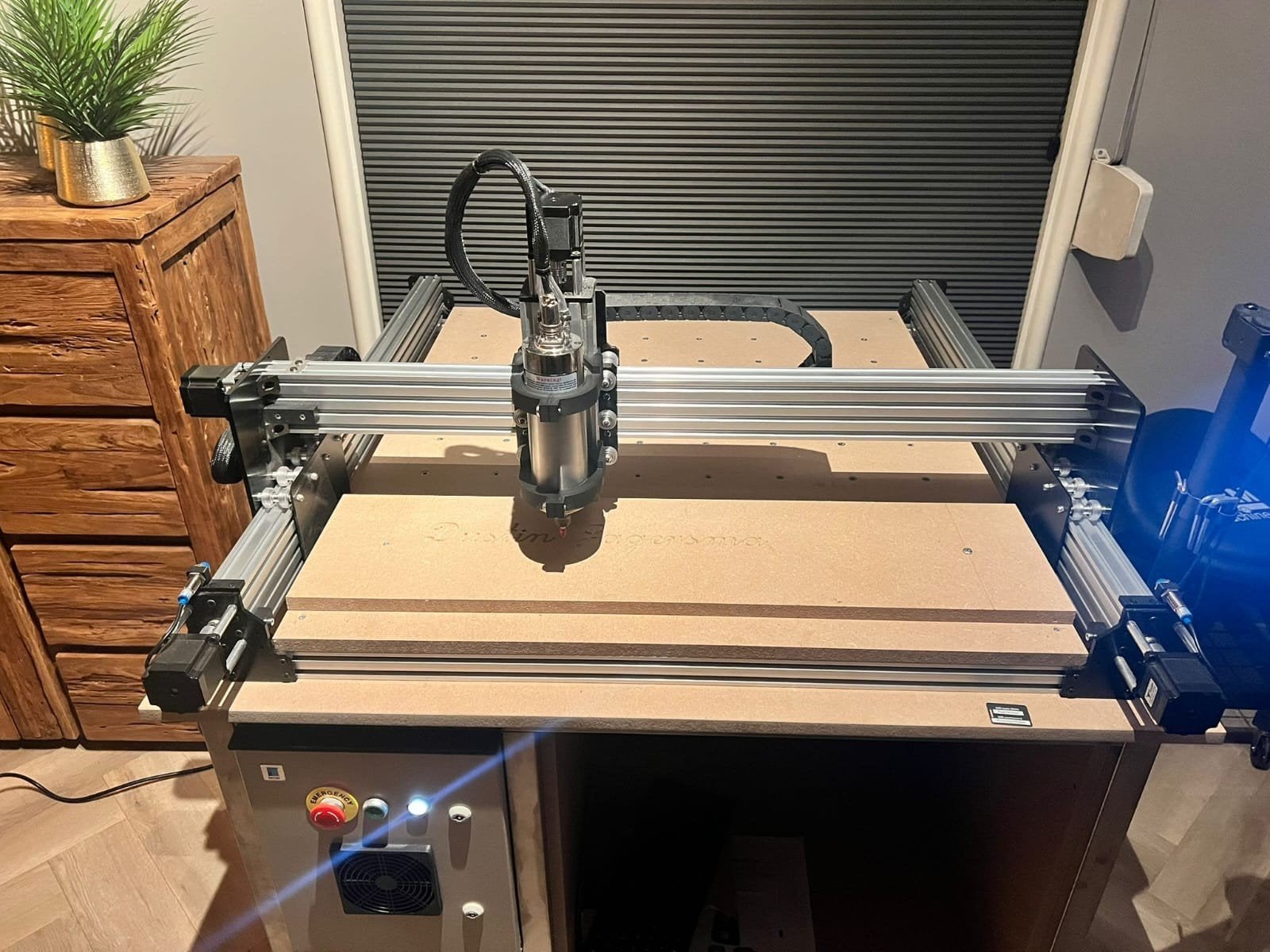 cm freesmachine, Doe-het-zelf en Verbouw, Gereedschap | Freesmachines, Ophalen of Verzenden, Zo goed als nieuw, Elektrisch, Overige soorten