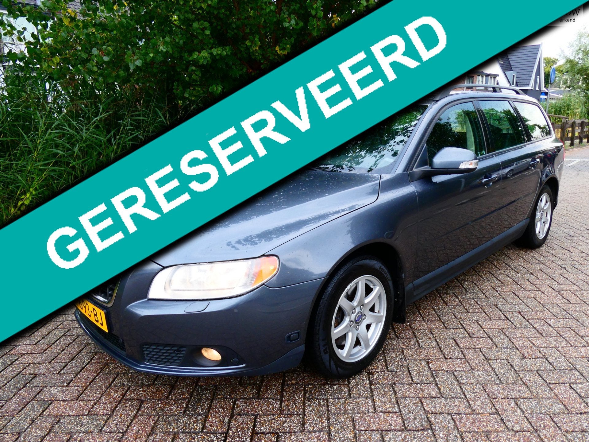 Volvo V70 2.5T Kinetic 200pk 2e eig. Clima Cruise PDC Trekha, Voorwielaandrijving, Gebruikt, Leder en Stof, 2521 cc