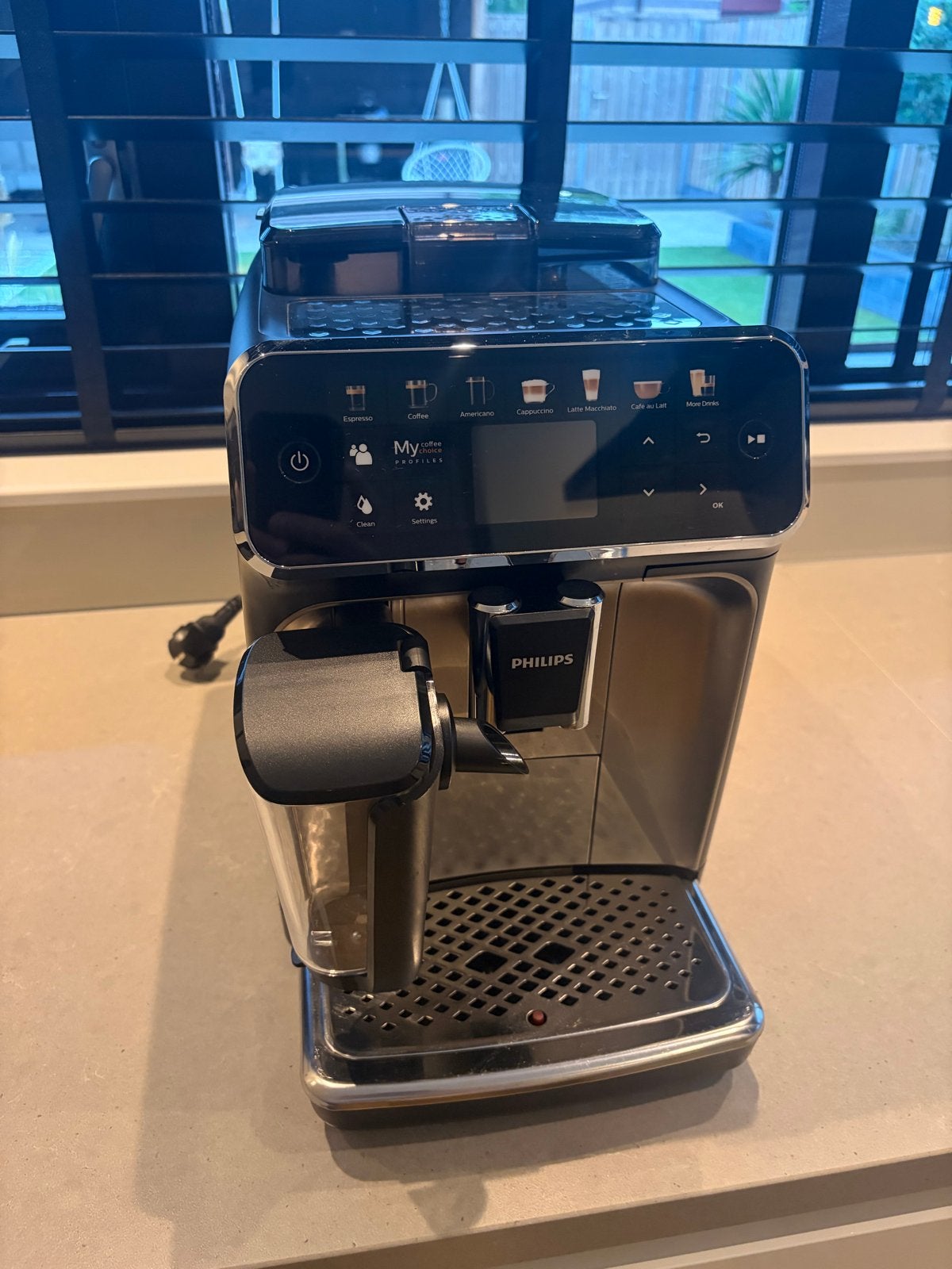 Philips Volautomatische Espressomachine 5400 EP5447/90, Espresso apparaat, Zo goed als nieuw, 2 tot 4 kopjes, Koffiebonen