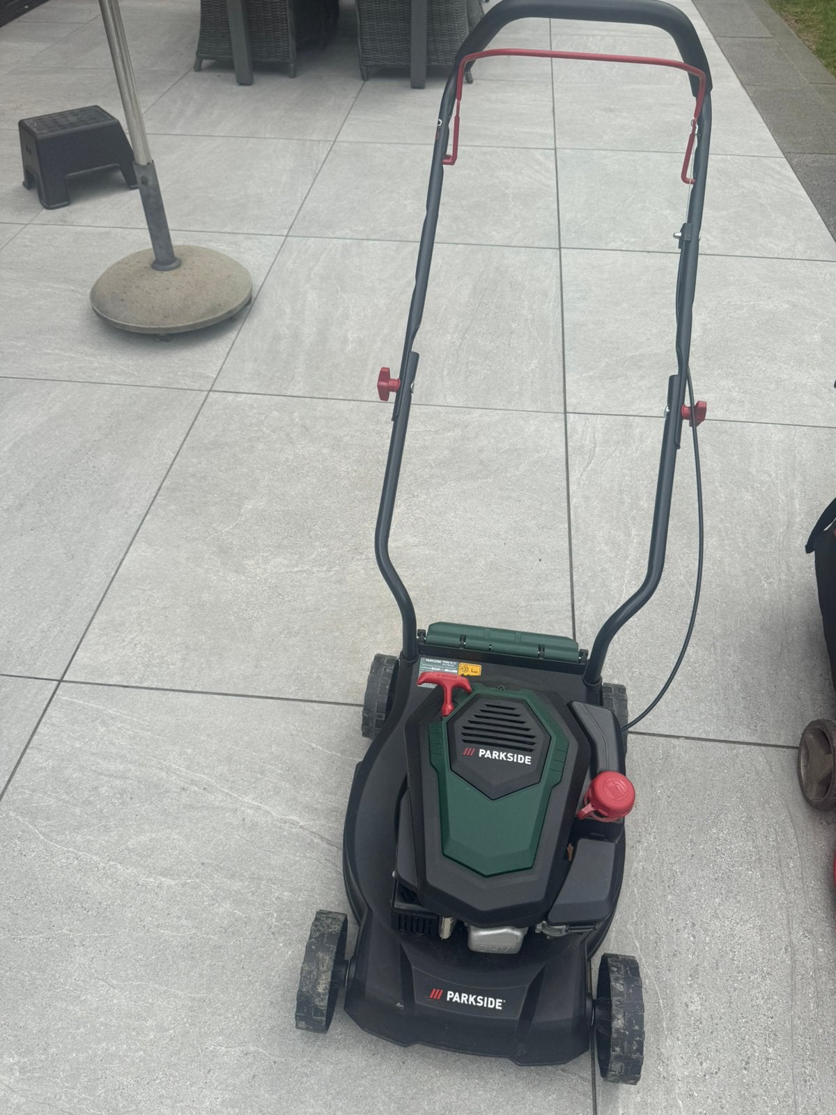 Grasmaaier (kapot), Tuin en Terras, Grasmaaiers, Ophalen, Zo goed als nieuw