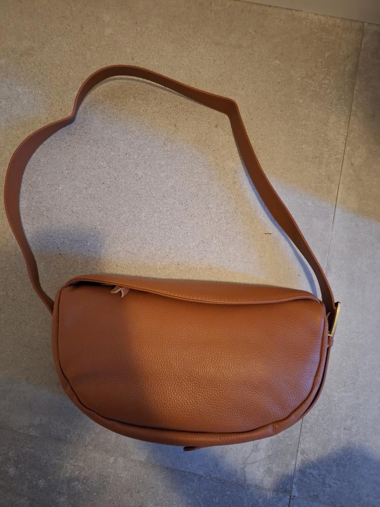 Stijlvolle bruine schoudertas - Zo goed als nieuw, Sieraden, Tassen en Uiterlijk, Ophalen of Verzenden, Nieuw, Bruin, Schoudertasje