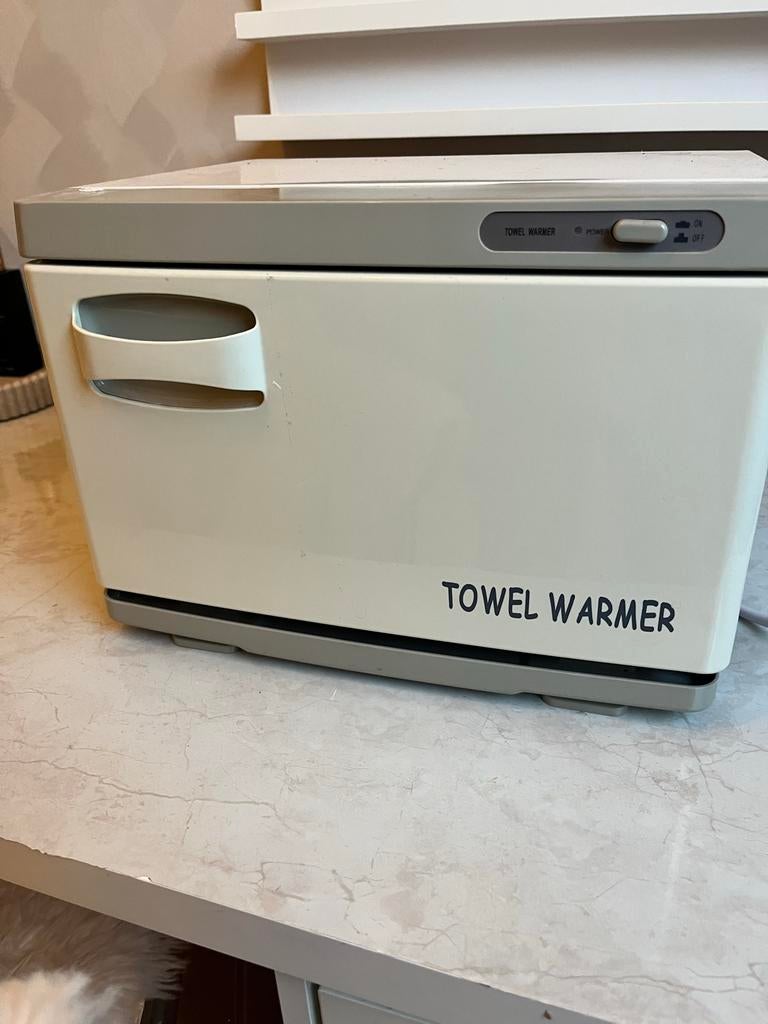 Towel Warmer - Nieuwstaat met lichte gebruikerssporen, Ophalen, Zo goed als nieuw, Wit, Overige typen