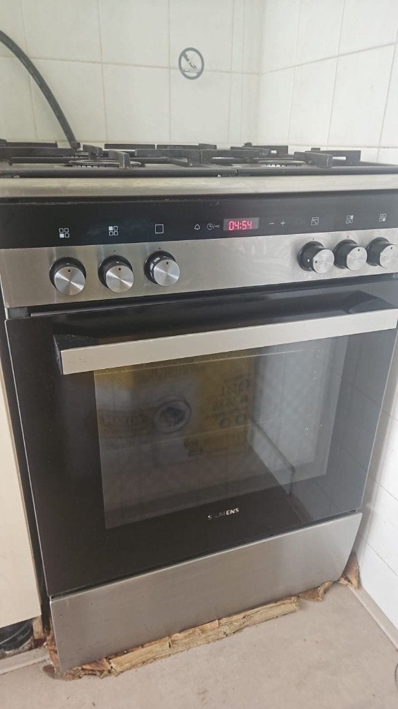 Siemens gasfornuis met elektrische heteluchtoven HX9R3AE50N, Ophalen, Gebruikt, Hete lucht, 60 cm of meer