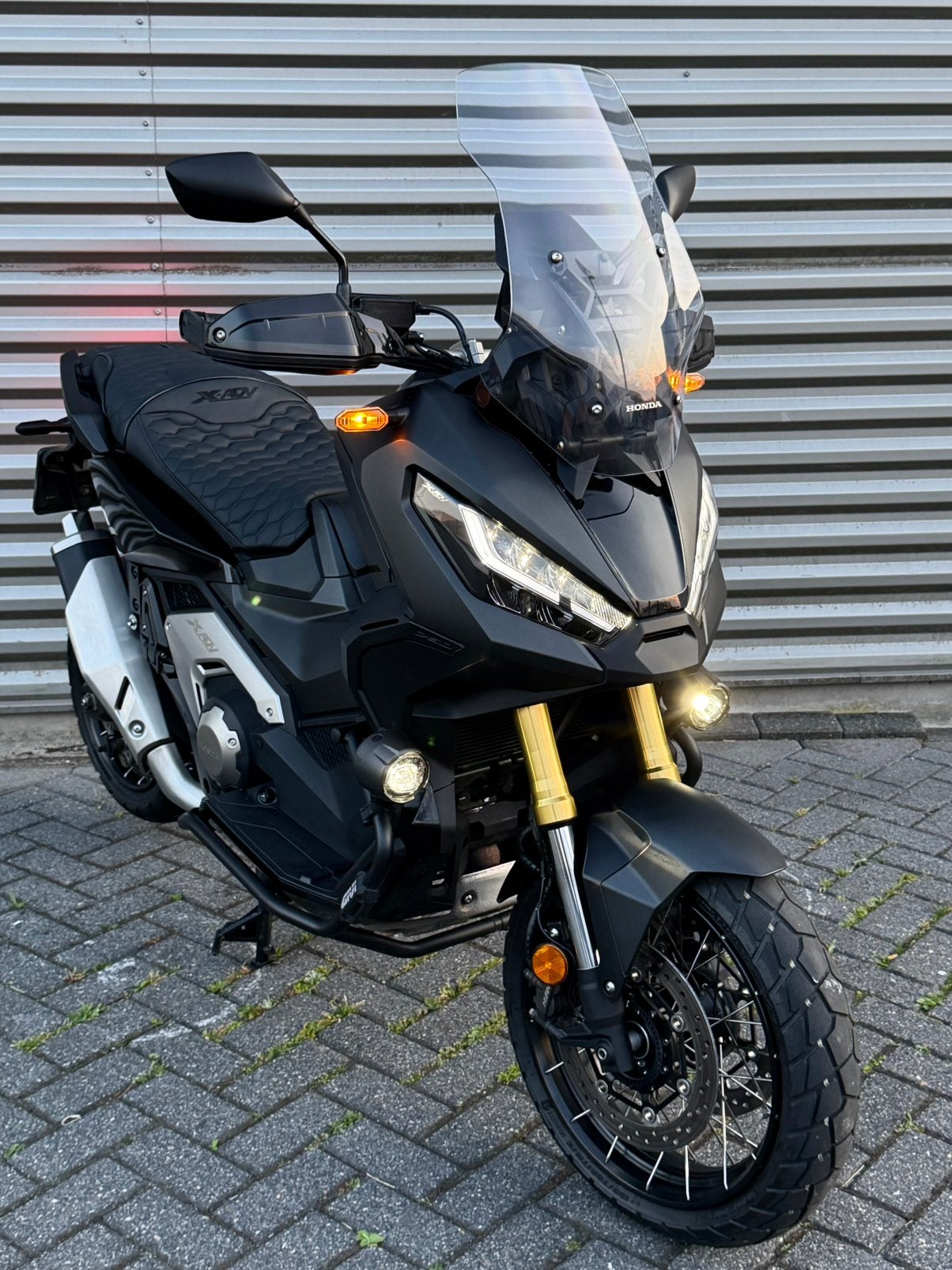 Prachtige HONDA XADV 750 ( Bouwjaar 2024 ) Mat zwart, Motoren, Bedrijf