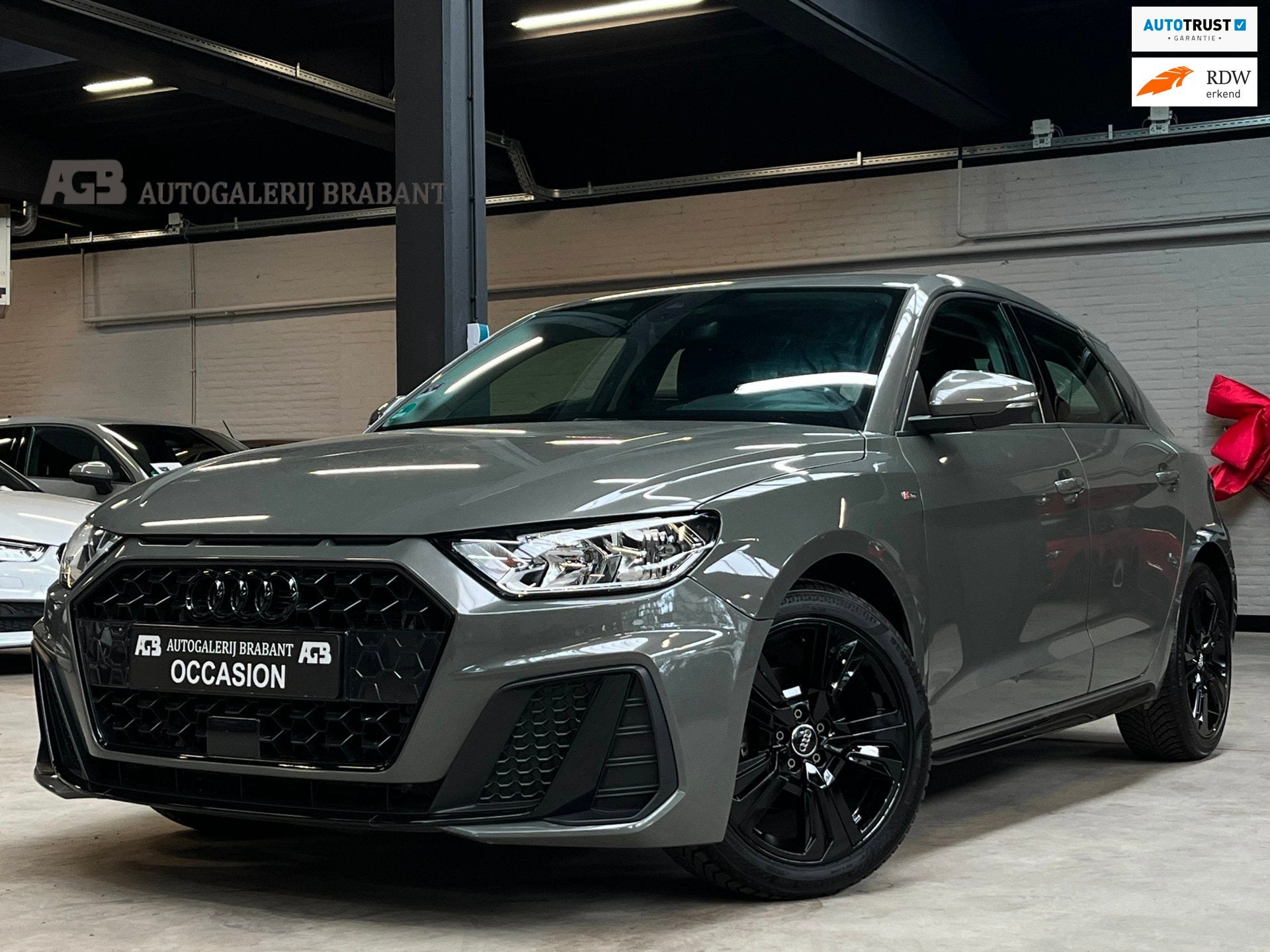 Audi A1 Sportback 30 TFSI S Line *Stoelverwarming/Rijstrooka, Auto's, Dealer onderhouden, Stof, Zwart, 1200 kg