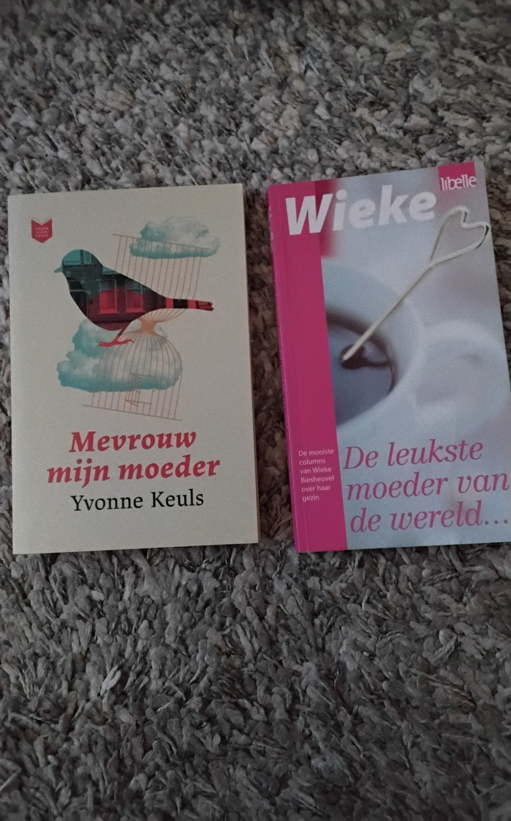 Boeken: Mevrouw mijn moeder & Wieke (Libelle), Ophalen of Verzenden, Gelezen, Yvonne Keuls, Wieke Biesheuvel, Nederland