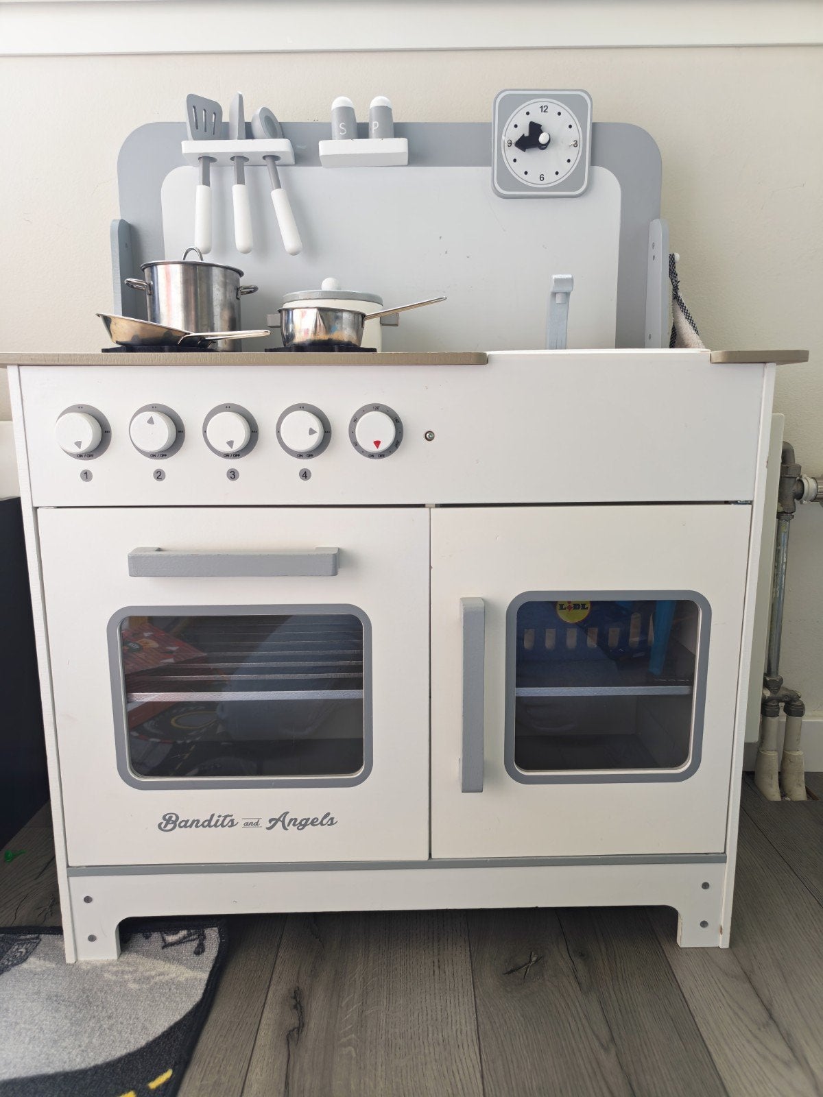 Houten speelkeuken Bandits & Angels -  met accessoires, Kinderen en Baby's, Speelgoed | Speelkeukens, Ophalen, Gebruikt, Hout