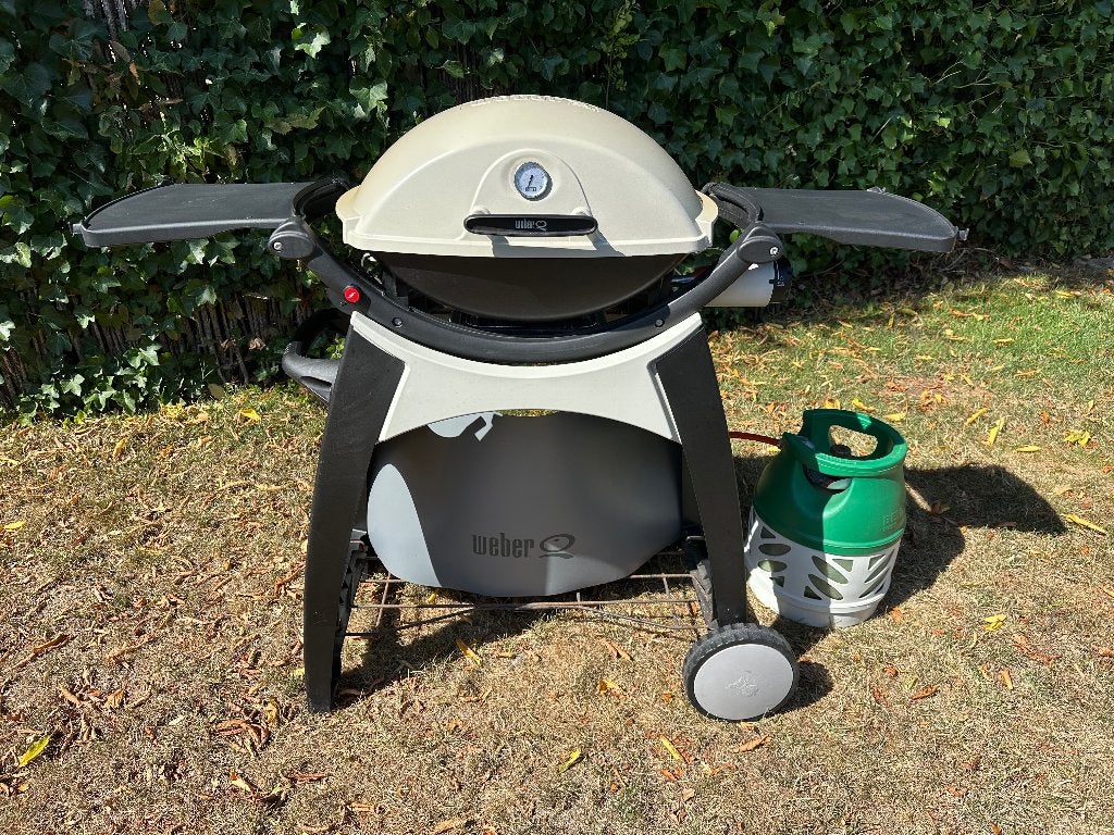 Weber gas BBQ Q200 met gasfles, Ophalen, Gebruikt, Weber barbecue