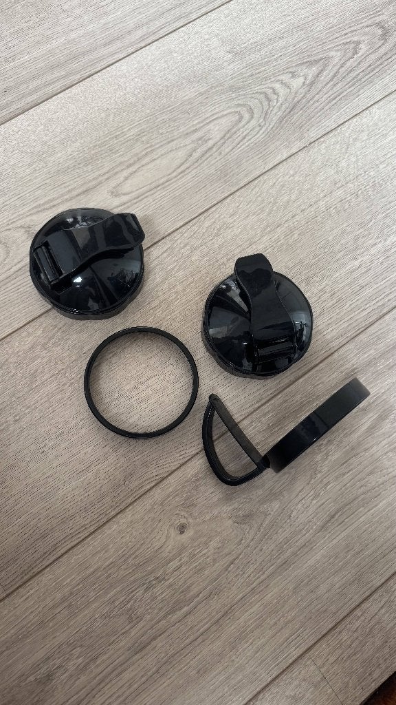 Nutribullet accessoires: 2 to-go deksels + 2 drinkringen, Ophalen, Zo goed als nieuw, Blender-accessoire