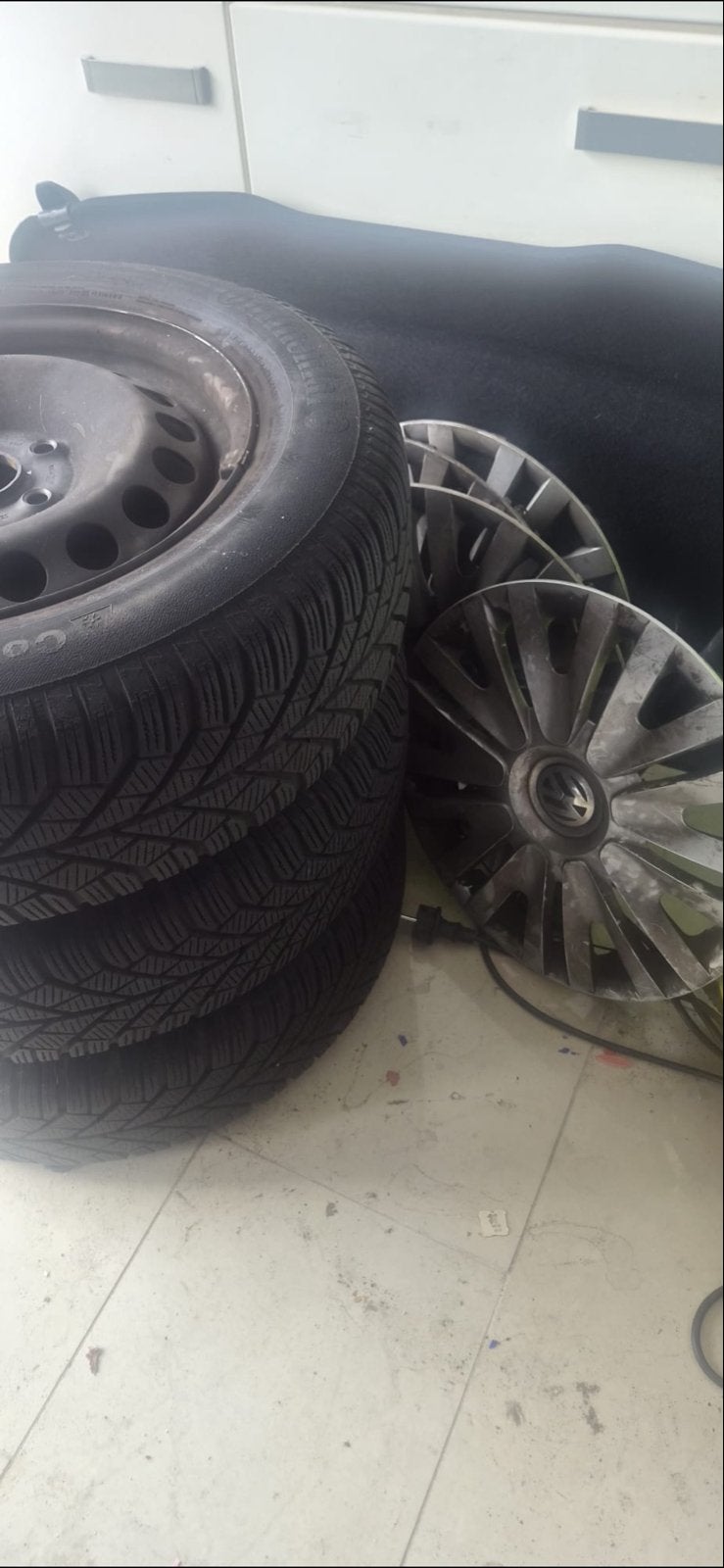 Winterbanden met stalen velgen voor Volkswagen Golf 6, Ophalen of Verzenden, Gebruikt