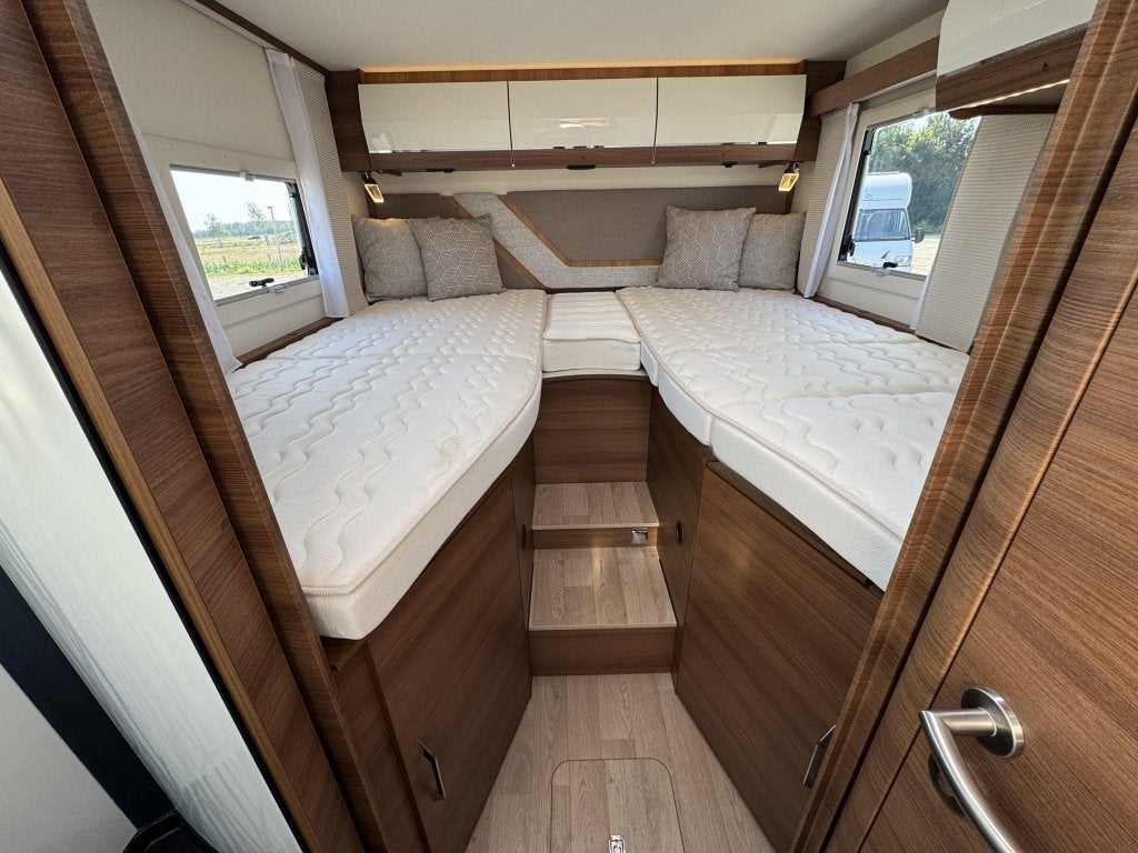 Rapido 666 F Automaat Enkele bedden Hefbed 2023, Automaat, Ringverwarming, Fiat, Bedrijf