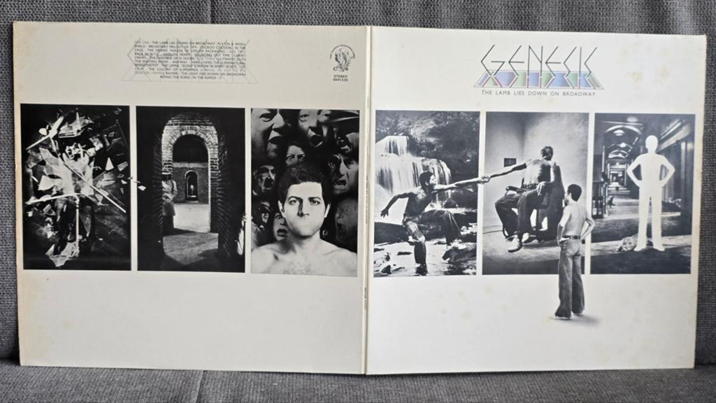 Genesis-The Lamb Lies Down On Broadway 2LP Gatefold, Cd's en Dvd's, Vinyl | Rock, Gebruikt, Ophalen of Verzenden, 1970 - 1979