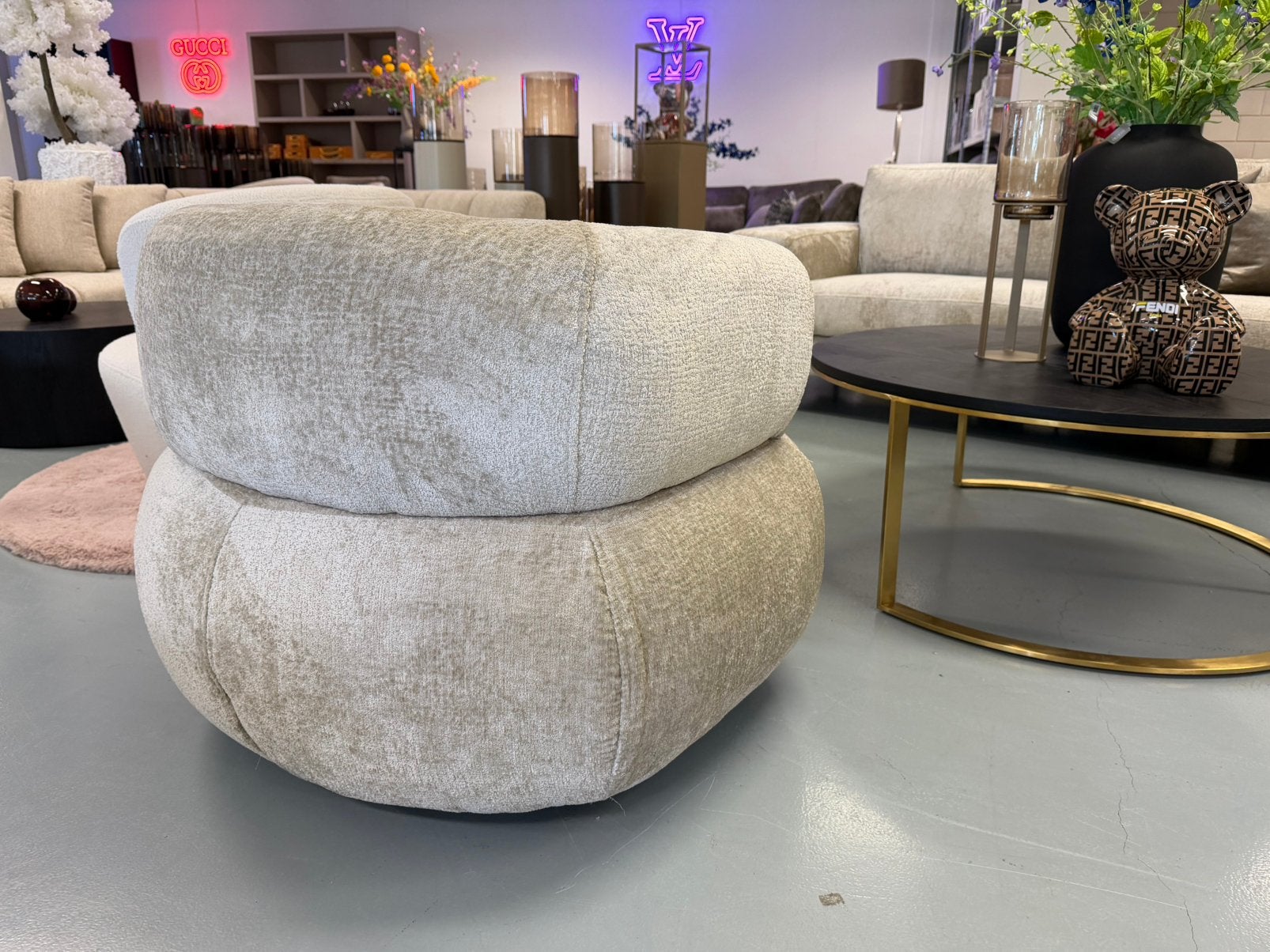 Luxe Velvet Teddy Draaifauteuil Bella NIEUW - Beige Sand NEW, Info@oosterbaanwonen.nl, Venus 31 8448CE Heerenveen, Nieuw, 75 tot 100 cm