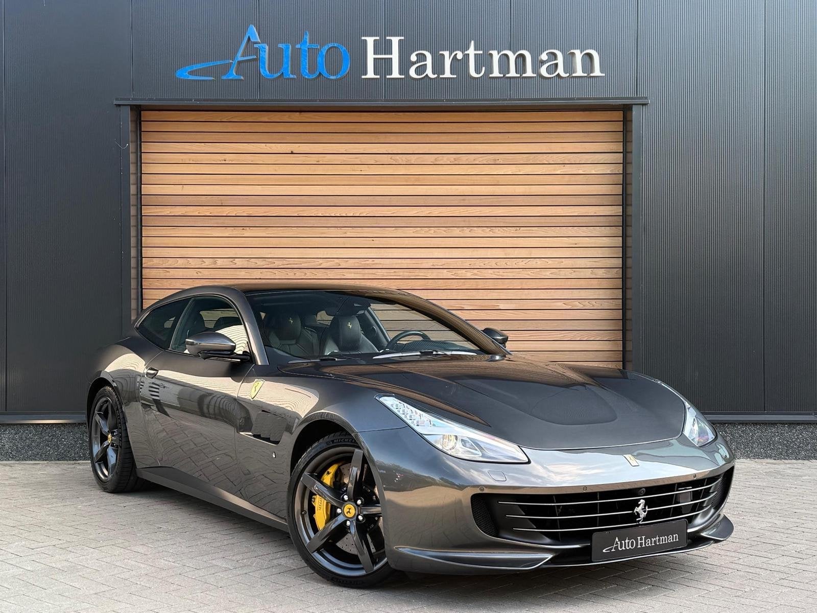 Ferrari GTC4Lusso T 3.9 V8 LIFT|PANO|P.DISPLAY|CARBON, Auto's, Ferrari, Automaat, Dealer onderhouden, Achterwielaandrijving, Leder