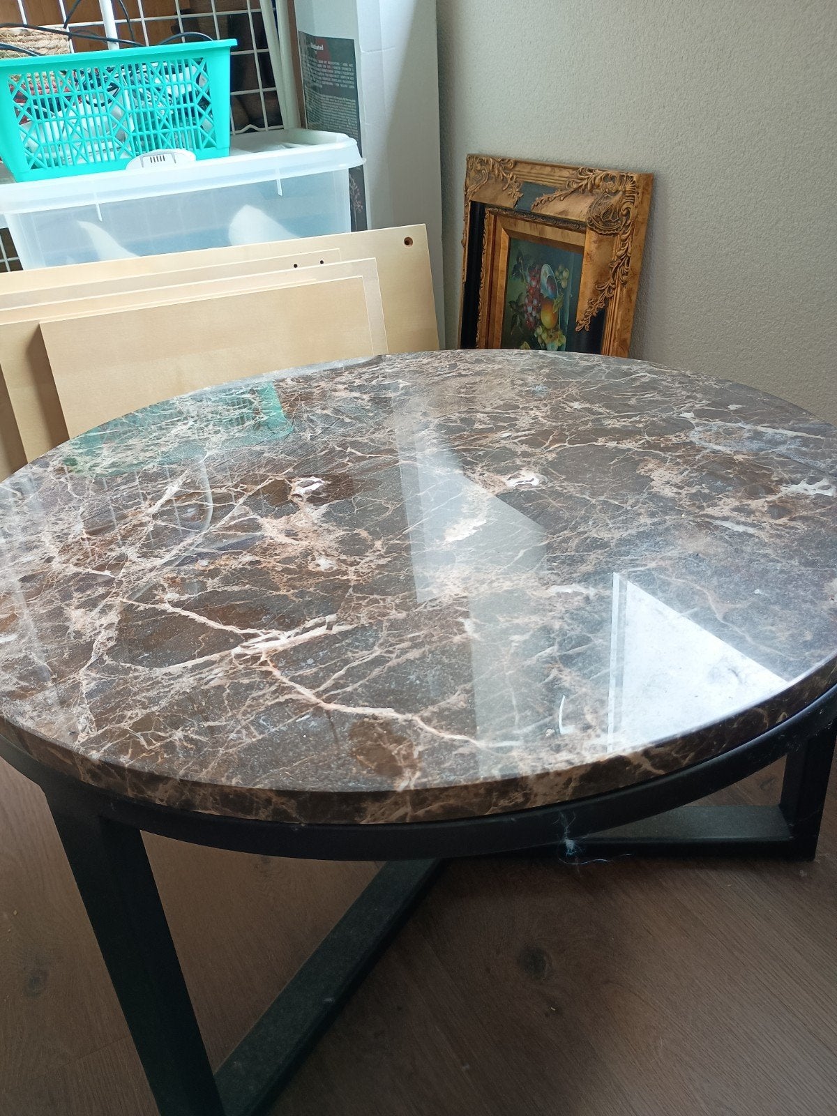 Stijlvolle bijzettafel met marmer blad, Huis en Inrichting, 45 tot 60 cm, Overige materialen, Gebruikt, Rond