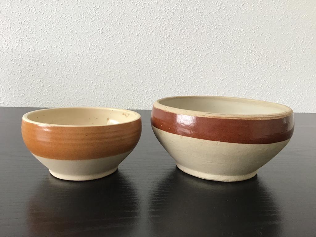 Set van 2 digoin gres kommen., Ophalen of Verzenden, Aardewerk, Overige stijlen, Schaal of Schalen
