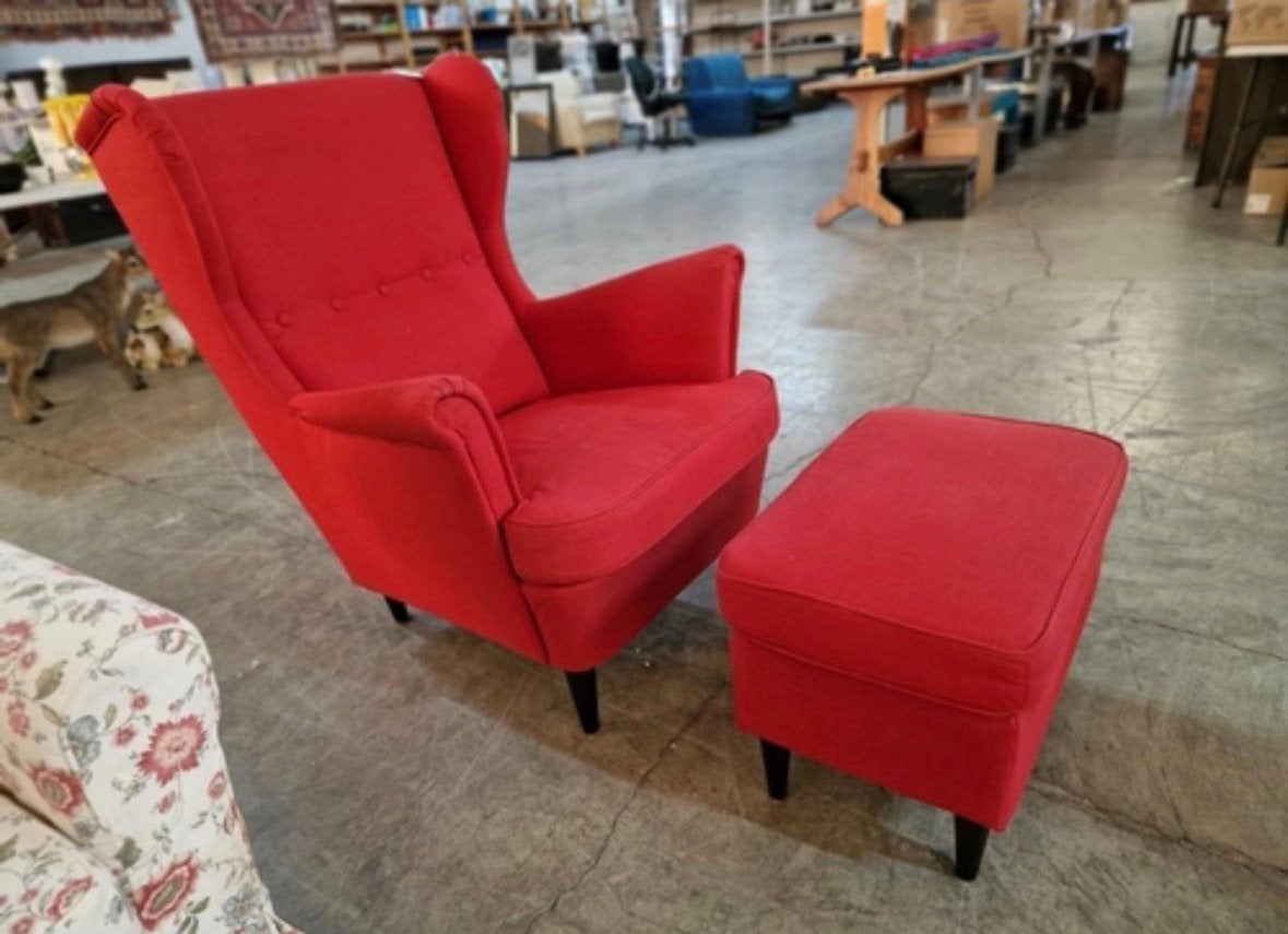IKEA Strandmond wing chair + footstool, Ophalen, Zo goed als nieuw, 75 tot 100 cm