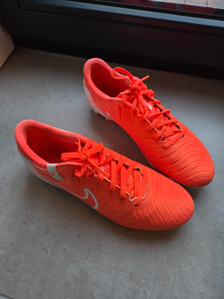 Nike Tiempo Legend 9 Club FG/MG Voetbalschoenen Oranje, Sport en Fitness, Voetbal, Ophalen of Verzenden, Gebruikt, Schoenen