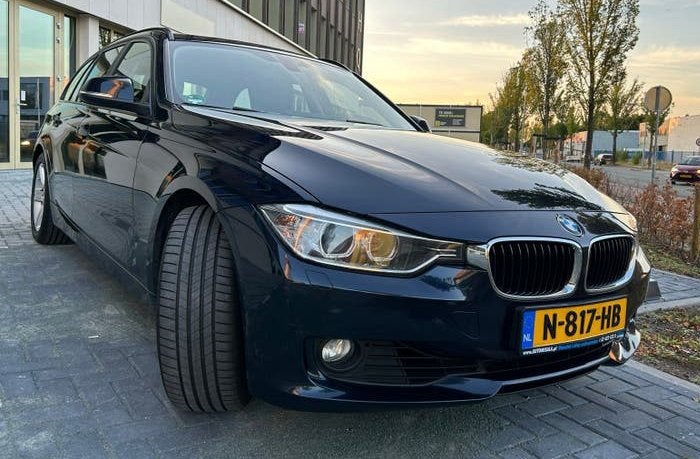 BMW 3-Serie 3.0 330D Touring AUT 2013 Blauw F31 2e eigenaar, Auto's, BMW, Automaat, Euro 5, Achterwielaandrijving, 1800 kg